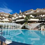 La Arcada Aloha Hill Club *