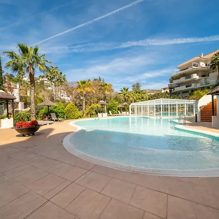 La Arcada Aloha Hill Club